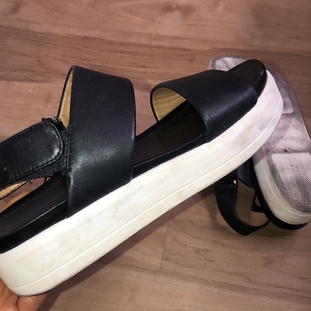 Sandals - Picture 5 of 6